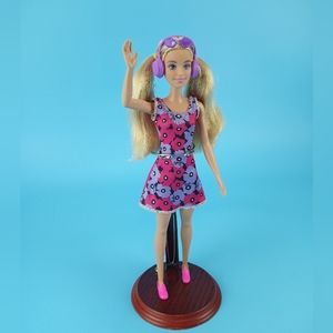 Mattel 2015 Fashionista Barbie Doll Blonde 2 Ponytails + Accessories & Outfit